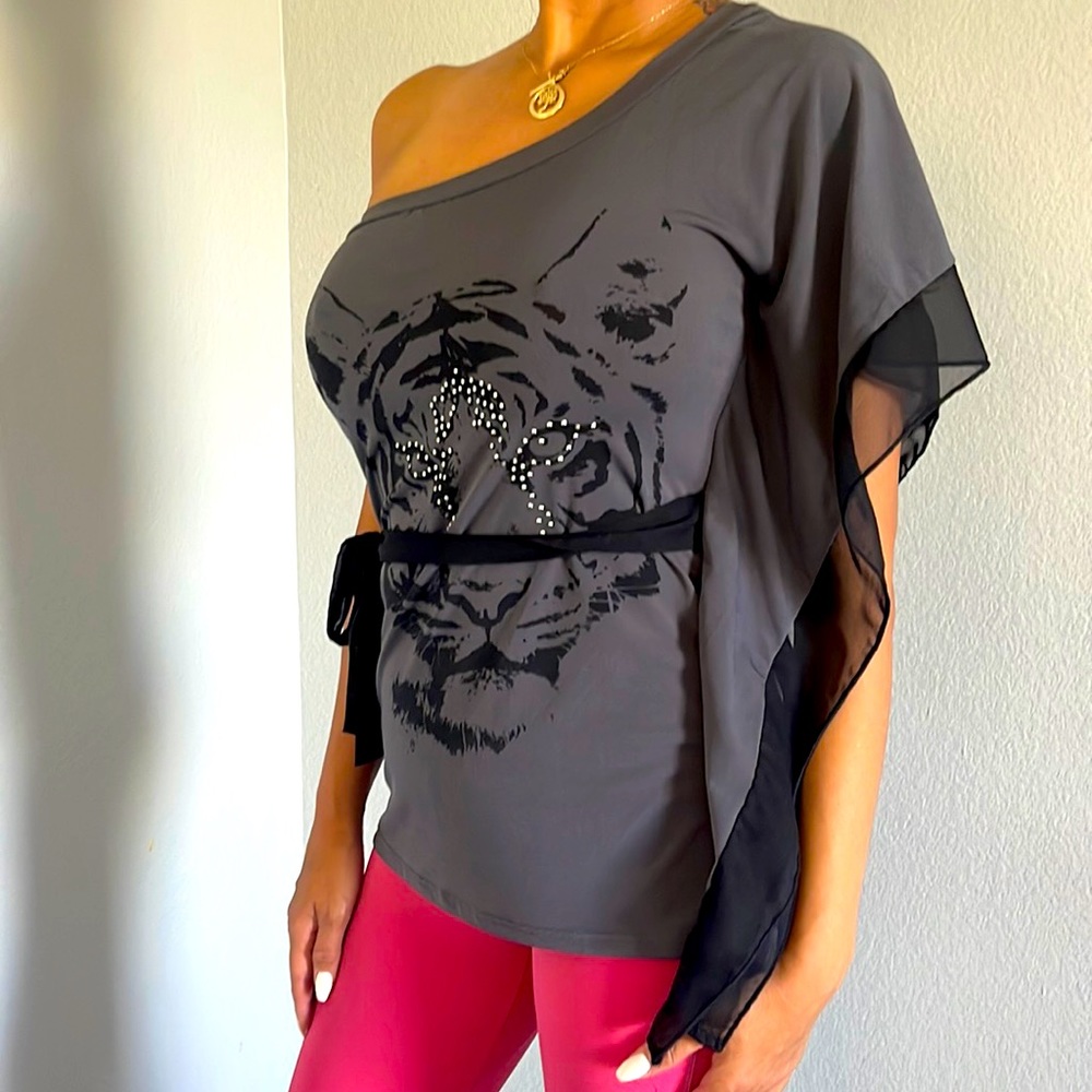 L8ter one shoulder top